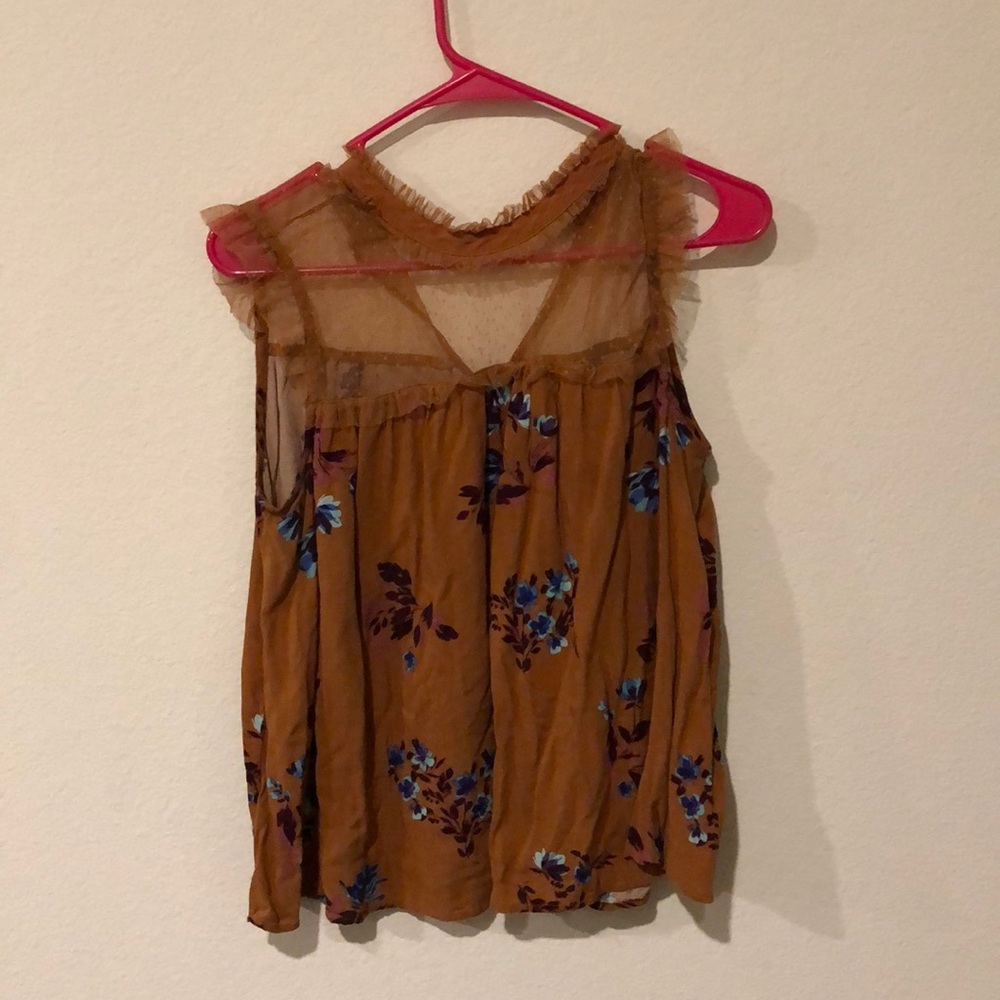 a cute top that will draw all eyes on you